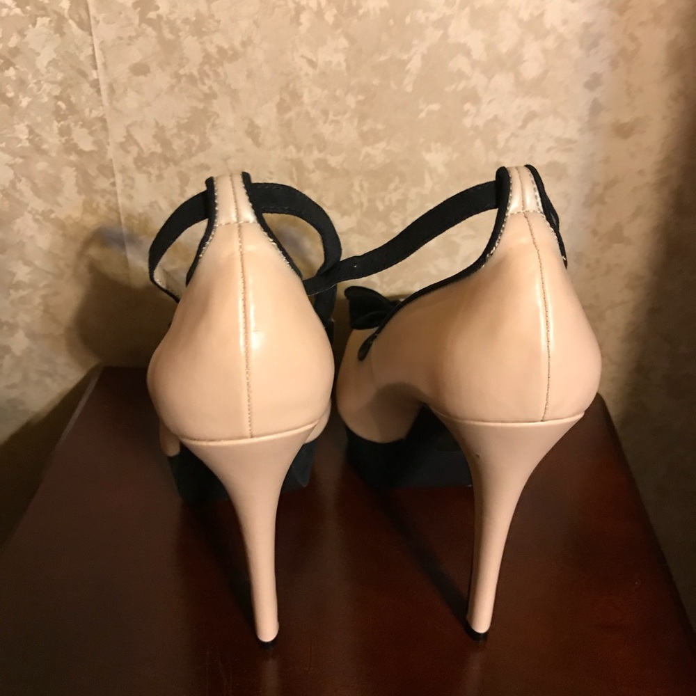 Shoes - Picture 4 of 5